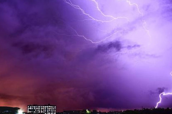 雷雨季節(jié)如何防護(hù)家用電器